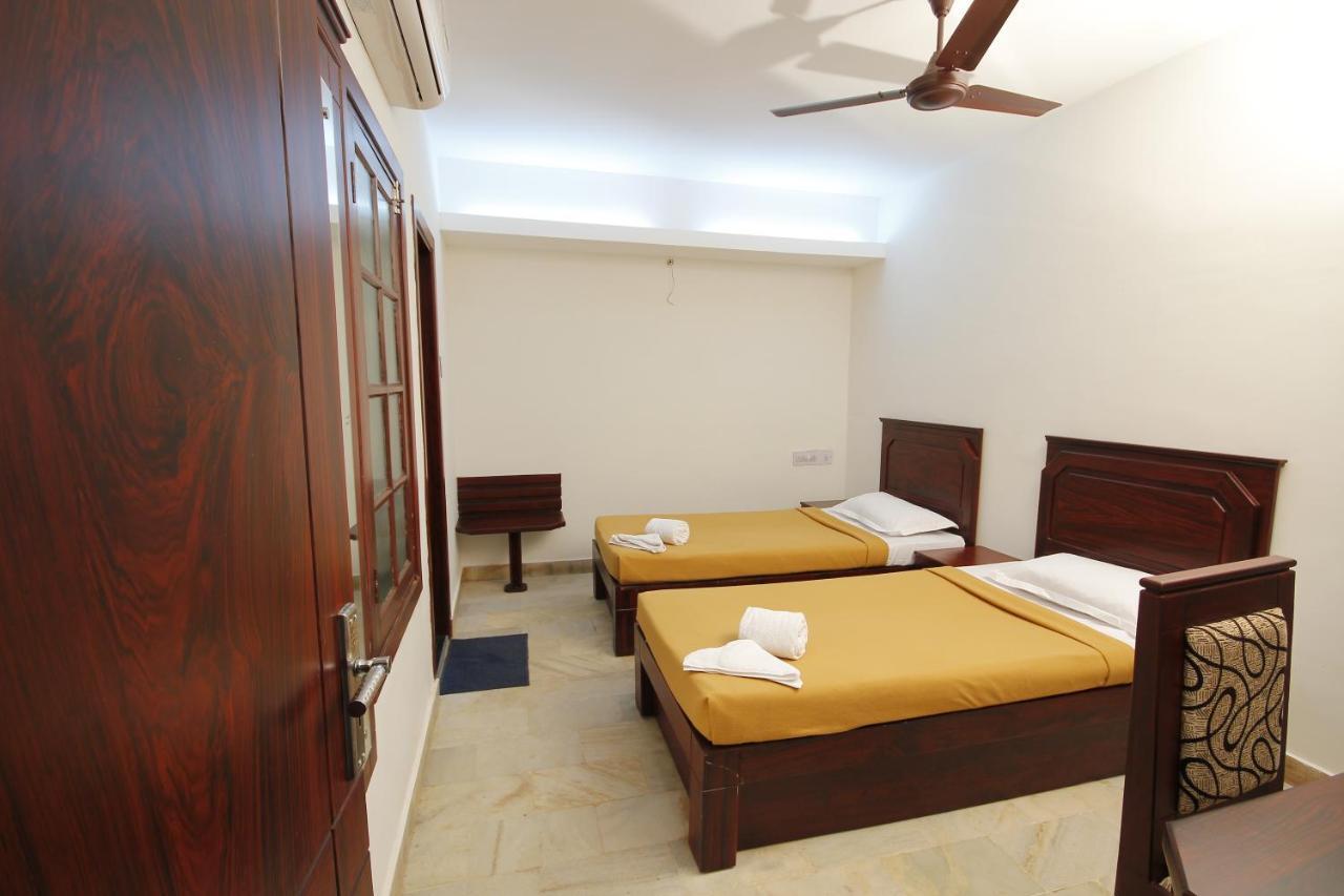 Hotel Park Avenue Kochi Esterno foto